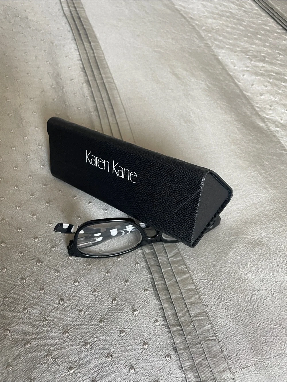 Karen Kane Triangular Foldable Black Glasses Case